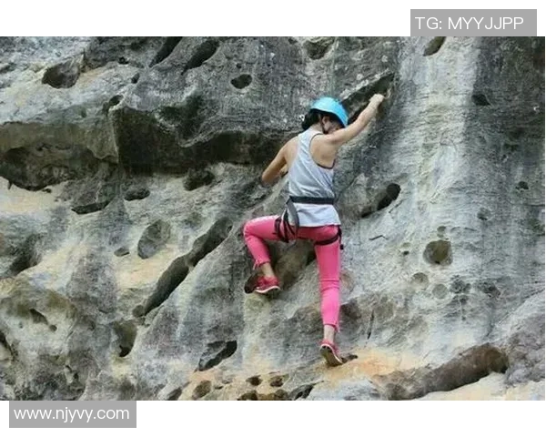 成都极限运动队在攀岩联赛中的团队协作表现分析与点评